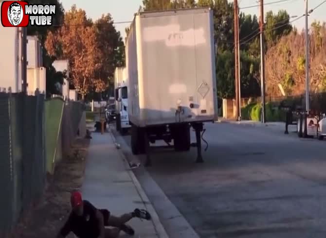 Video :It goes horribly for him when he tackles a man who is reporting in his area